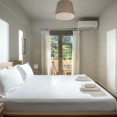 Caravel Apartments Stalis Buitenkant foto